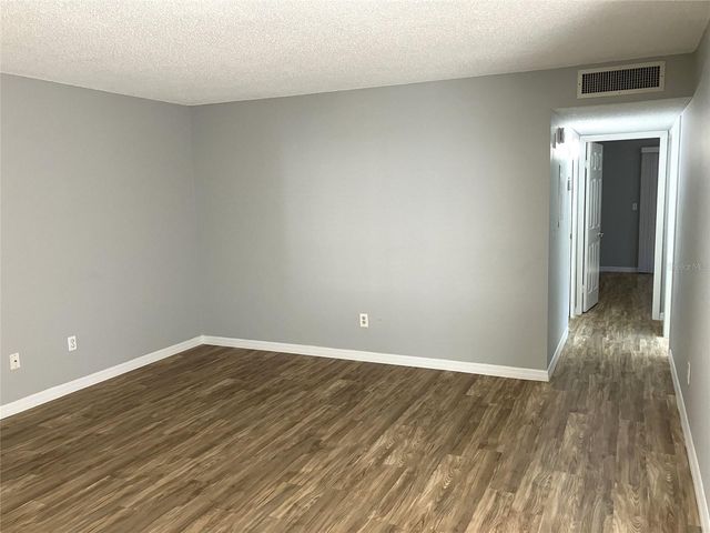 11703 RAINTREE VILLAGE BOULEVARD B, Temple Terrace, FL 33617