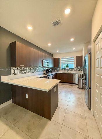 4654 NW 84th Ave, Doral, FL 33166