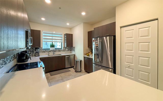 4654 NW 84th Ave, Doral, FL 33166