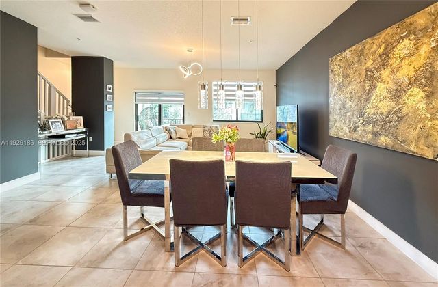 4654 NW 84th Ave, Doral, FL 33166