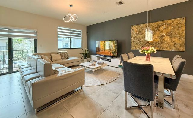 4654 NW 84th Ave, Doral, FL 33166