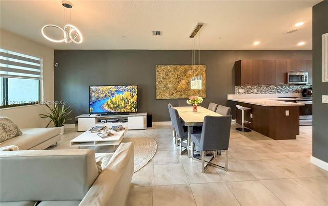 4654 NW 84th Ave, Doral, FL 33166