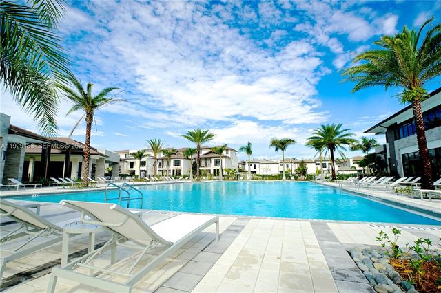 4654 NW 84th Ave, Doral, FL 33166