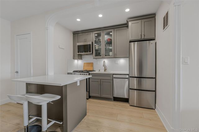 640 Pelham Road 3L, New Rochelle, NY 10805