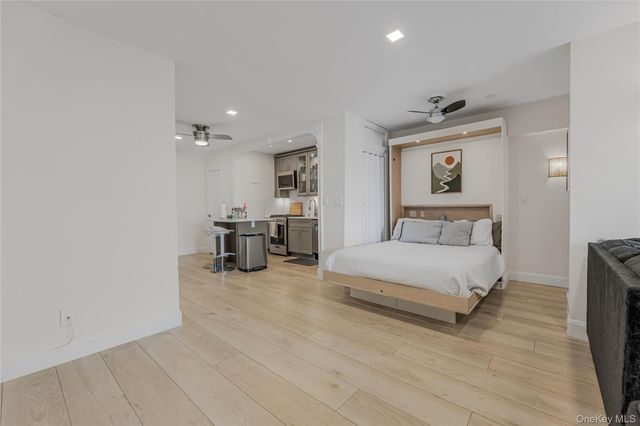 640 Pelham Road 3L, New Rochelle, NY 10805