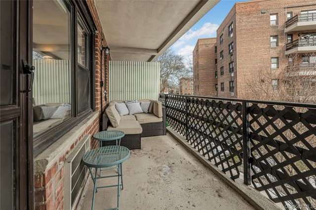 640 Pelham Road 3L, New Rochelle, NY 10805