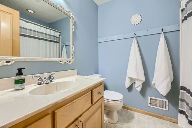 20330 Guarani Street NW, Oak Grove, MN 55303