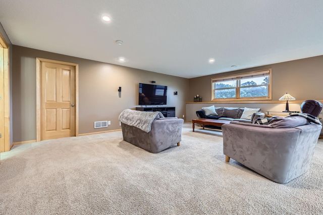 20330 Guarani Street NW, Oak Grove, MN 55303