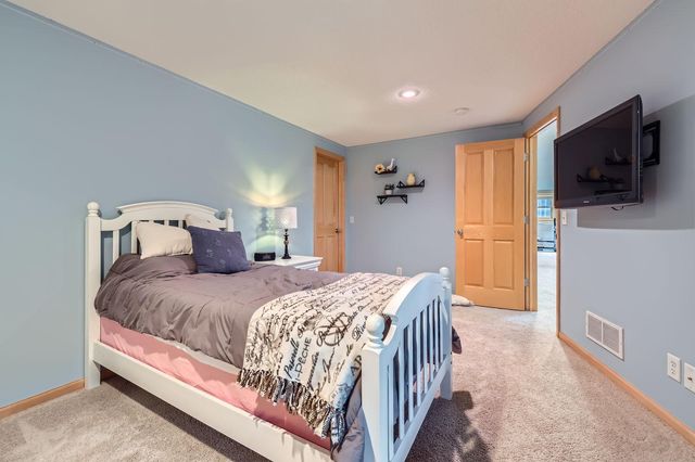 20330 Guarani Street NW, Oak Grove, MN 55303