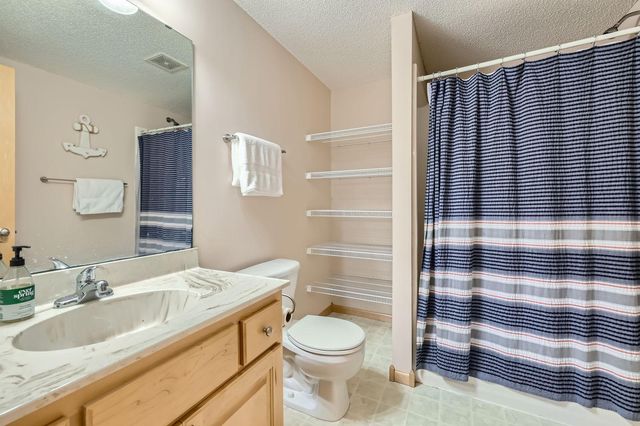 20330 Guarani Street NW, Oak Grove, MN 55303