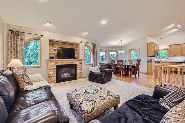20330 Guarani Street NW, Oak Grove, MN 55303