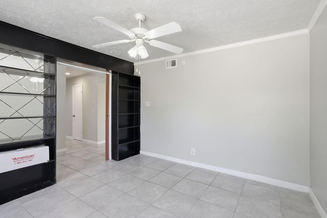 2315 Hampton Road, League City, TX 77573