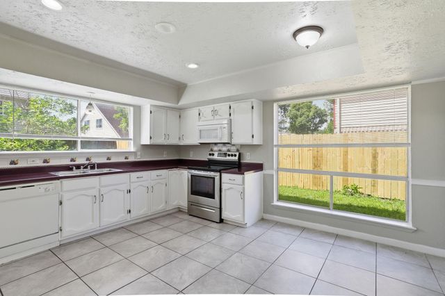 2315 Hampton Road, League City, TX 77573