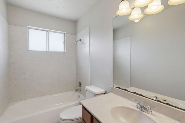 2315 Hampton Road, League City, TX 77573