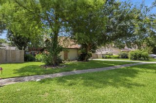 2315 Hampton Road, League City, TX 77573