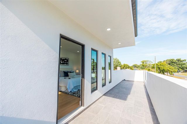 2521 18TH AVENUE N, St Petersburg, FL 33713