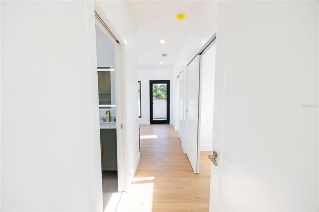 2521 18TH AVENUE N, St Petersburg, FL 33713