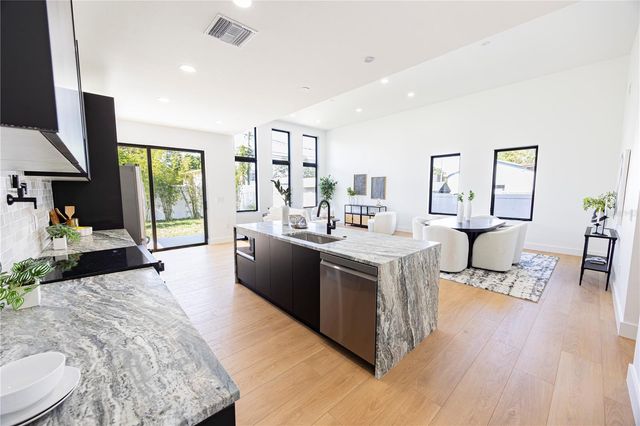 2521 18TH AVENUE N, St Petersburg, FL 33713