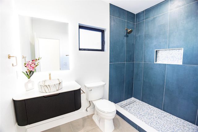 2521 18TH AVENUE N, St Petersburg, FL 33713