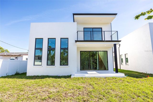 2521 18TH AVENUE N, St Petersburg, FL 33713