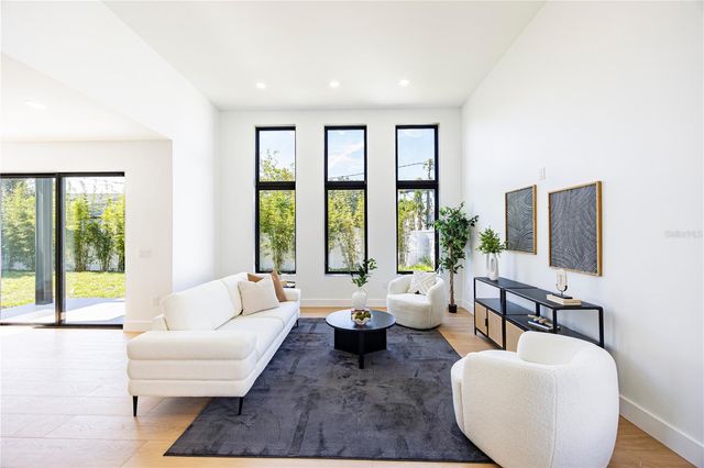 2521 18TH AVENUE N, St Petersburg, FL 33713