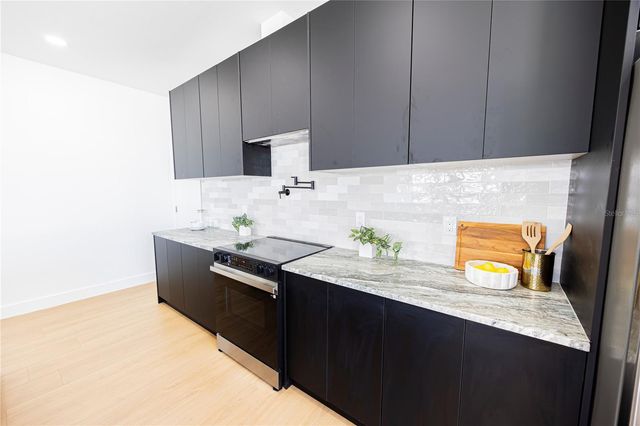 2521 18TH AVENUE N, St Petersburg, FL 33713