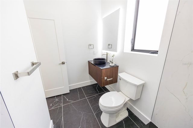 2521 18TH AVENUE N, St Petersburg, FL 33713