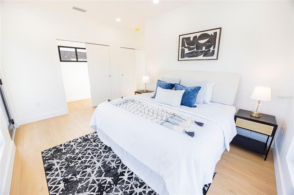 Image 18 of property listing at 2521 18TH AVENUE N, St Petersburg, FL 33713