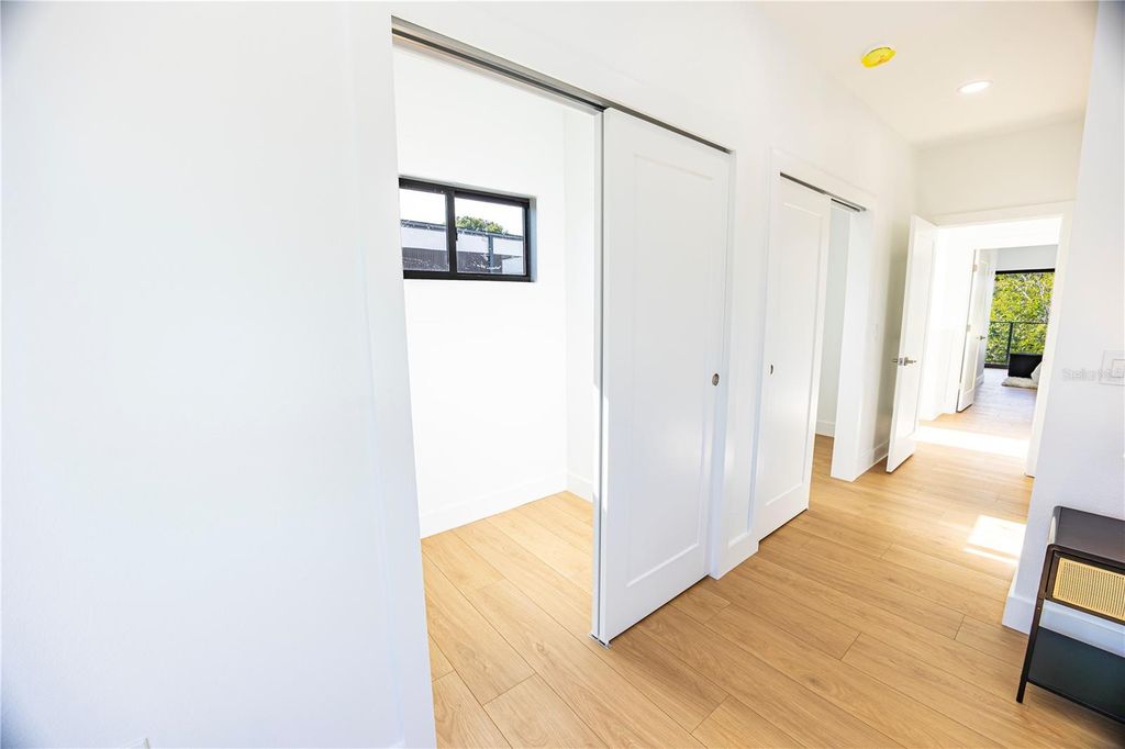 Image 20 of property listing at 2521 18TH AVENUE N, St Petersburg, FL 33713