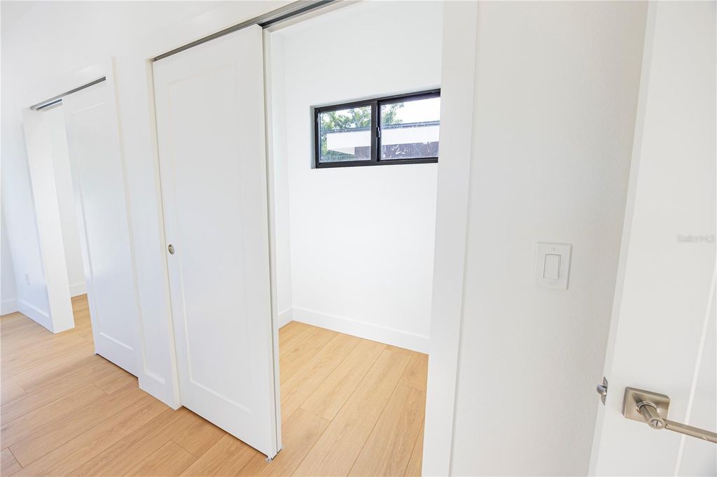 Image 21 of property listing at 2521 18TH AVENUE N, St Petersburg, FL 33713