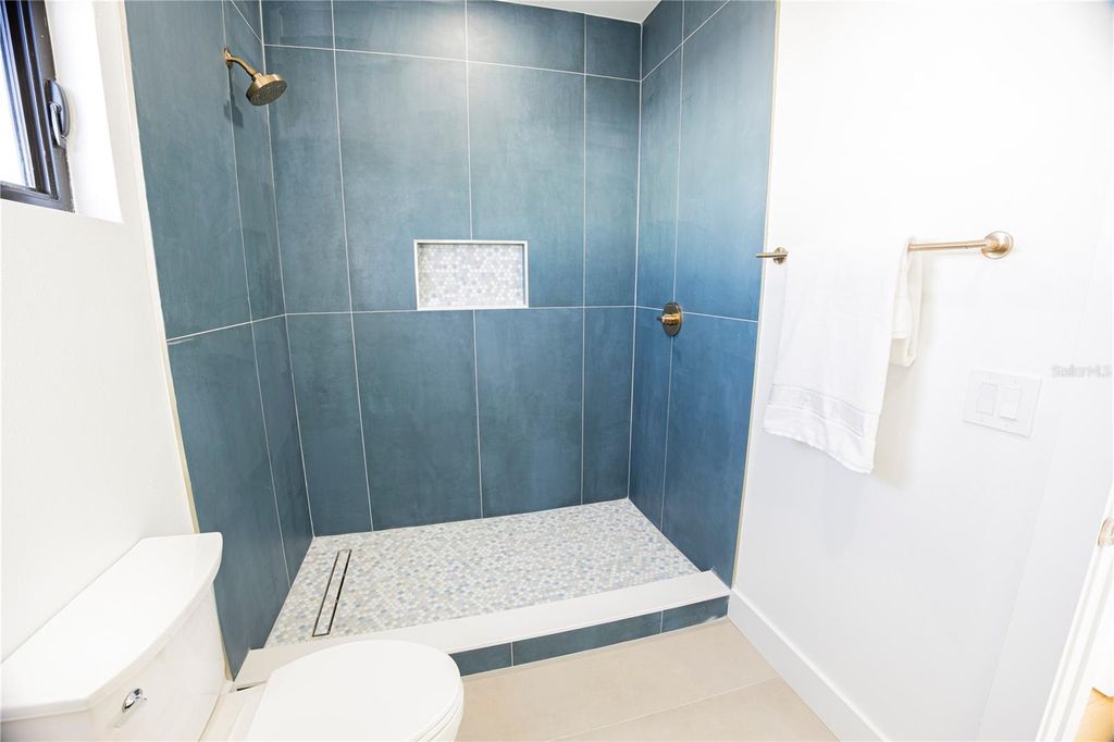 Image 30 of property listing at 2521 18TH AVENUE N, St Petersburg, FL 33713