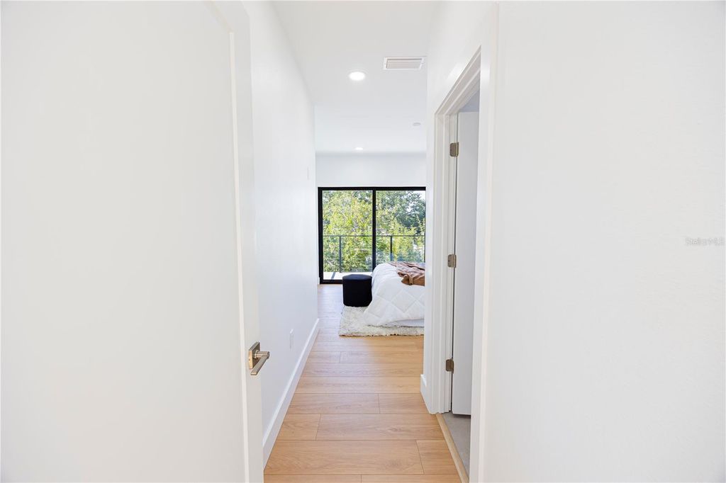 Image 32 of property listing at 2521 18TH AVENUE N, St Petersburg, FL 33713