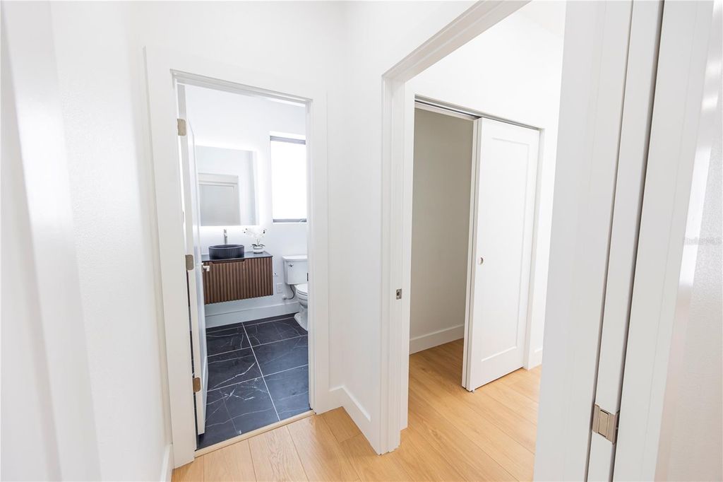 Image 40 of property listing at 2521 18TH AVENUE N, St Petersburg, FL 33713