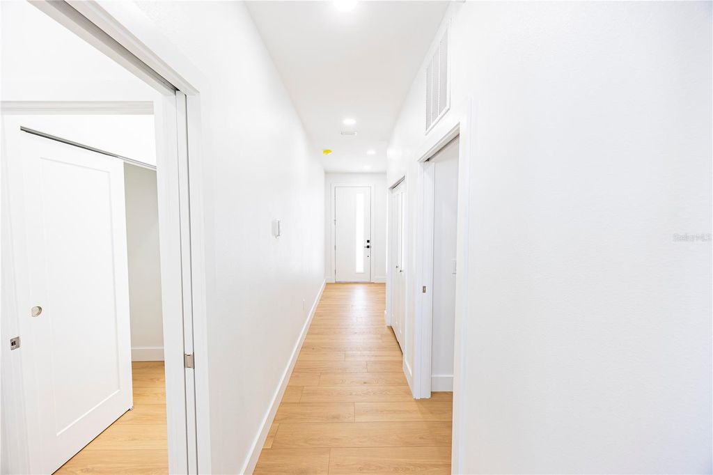 Image 44 of property listing at 2521 18TH AVENUE N, St Petersburg, FL 33713