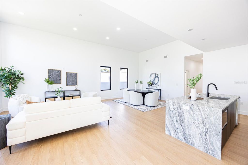 Image 49 of property listing at 2521 18TH AVENUE N, St Petersburg, FL 33713