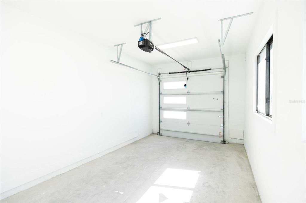 Image 51 of property listing at 2521 18TH AVENUE N, St Petersburg, FL 33713