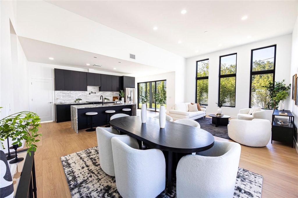 Image 56 of property listing at 2521 18TH AVENUE N, St Petersburg, FL 33713