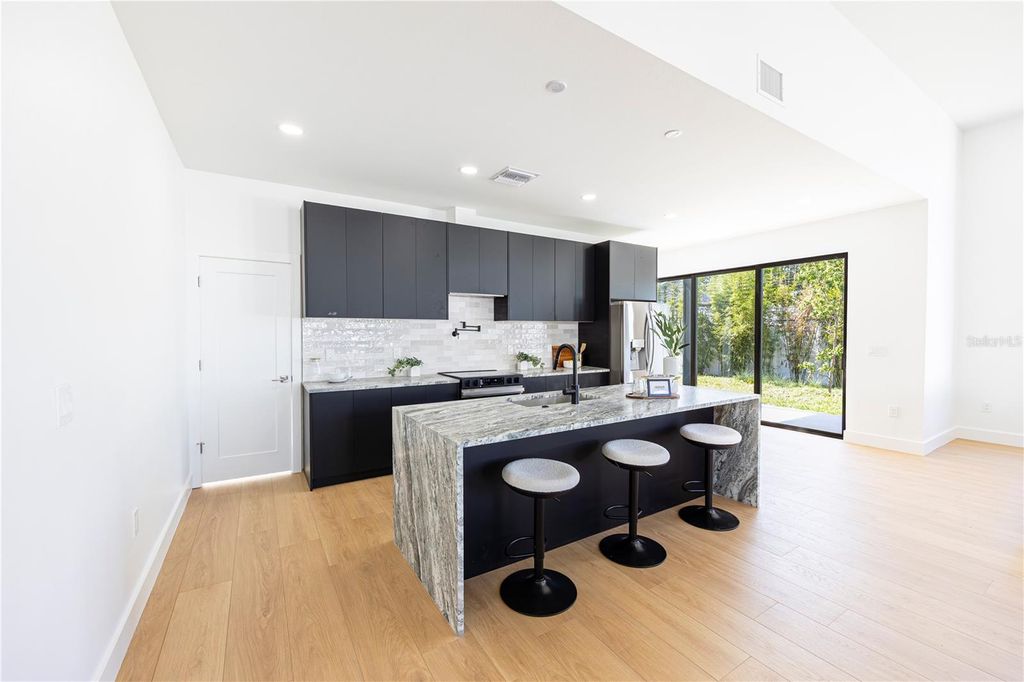 Image 57 of property listing at 2521 18TH AVENUE N, St Petersburg, FL 33713