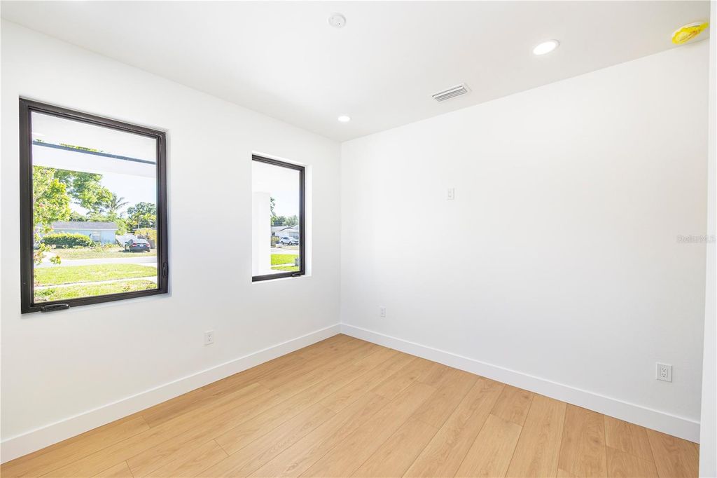 Image 63 of property listing at 2521 18TH AVENUE N, St Petersburg, FL 33713