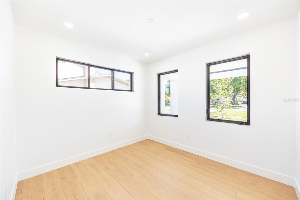 Image 64 of property listing at 2521 18TH AVENUE N, St Petersburg, FL 33713