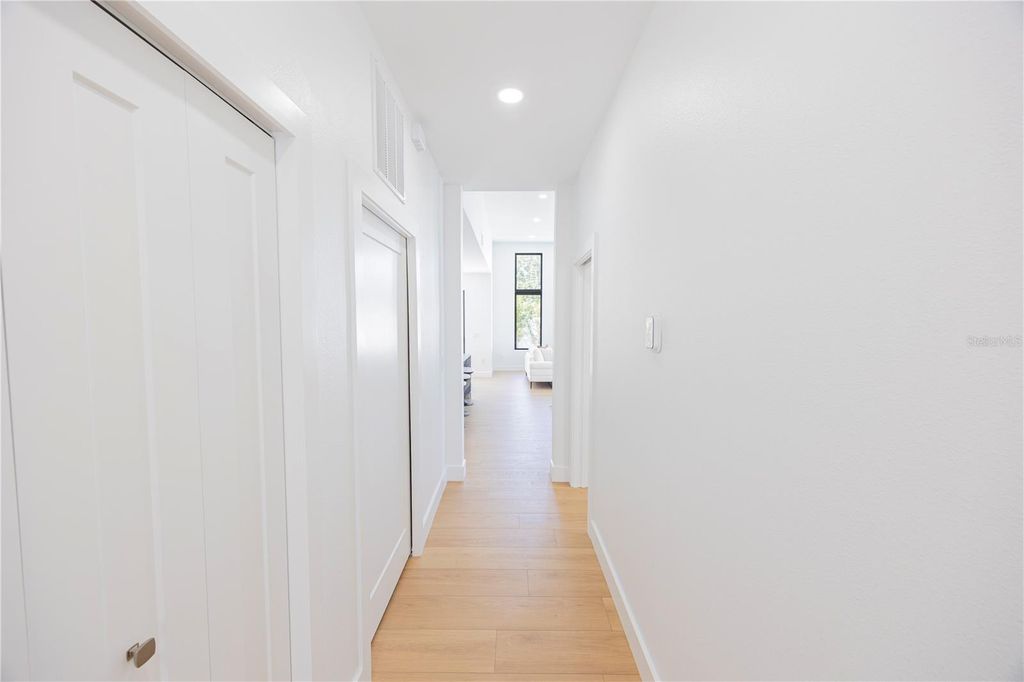 Image 71 of property listing at 2521 18TH AVENUE N, St Petersburg, FL 33713