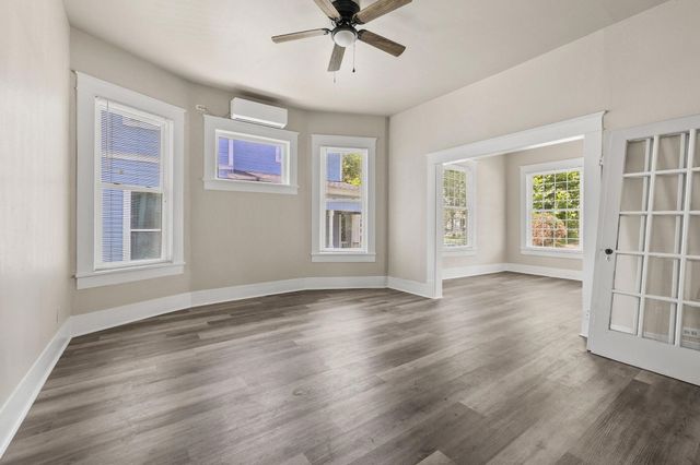 614 W Owings Street, Denison, TX 75020