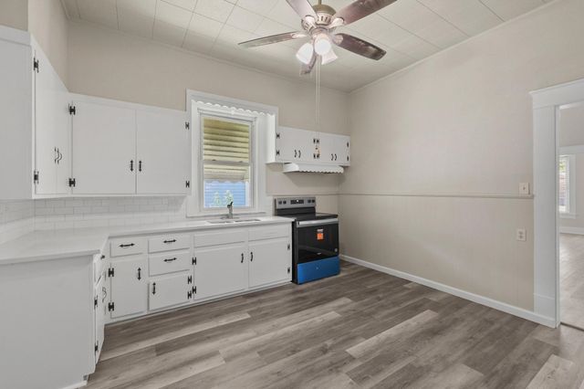 614 W Owings Street, Denison, TX 75020