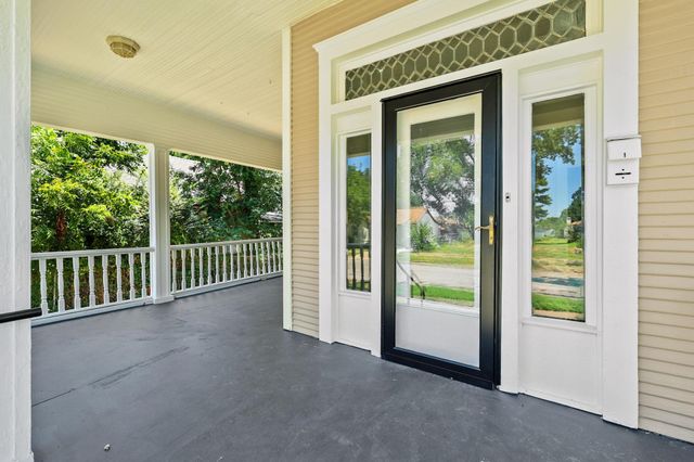 614 W Owings Street, Denison, TX 75020
