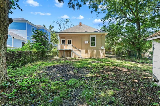 614 W Owings Street, Denison, TX 75020