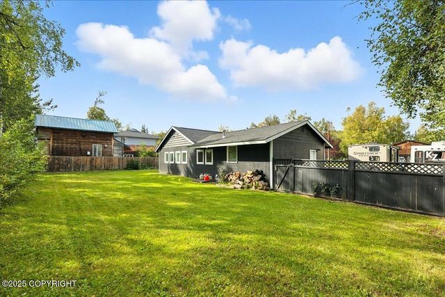 385 W Riverview Avenue, Soldotna, AK 99669