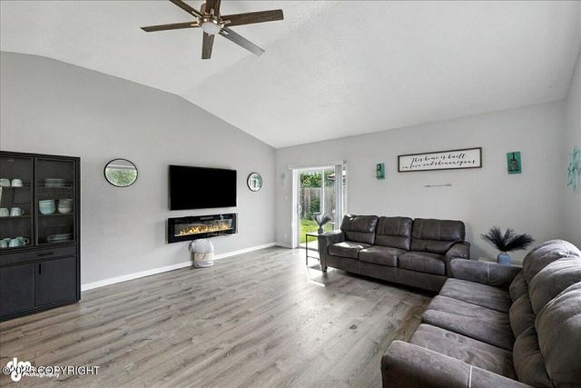 385 W Riverview Avenue, Soldotna, AK 99669