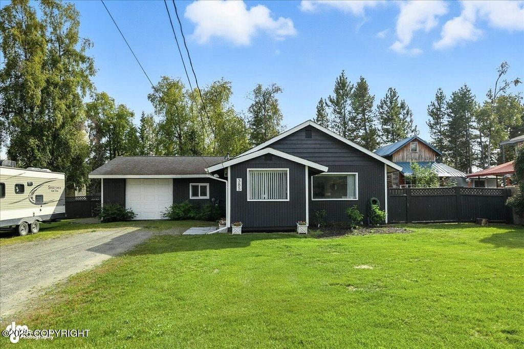 385 W Riverview Avenue, Soldotna, AK 99669