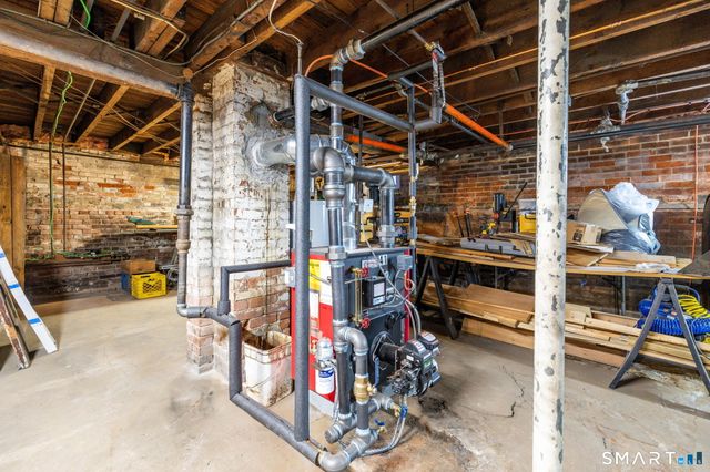 41 Walnut Street, Enfield, CT 06082