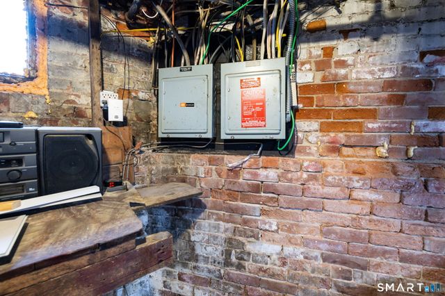 41 Walnut Street, Enfield, CT 06082